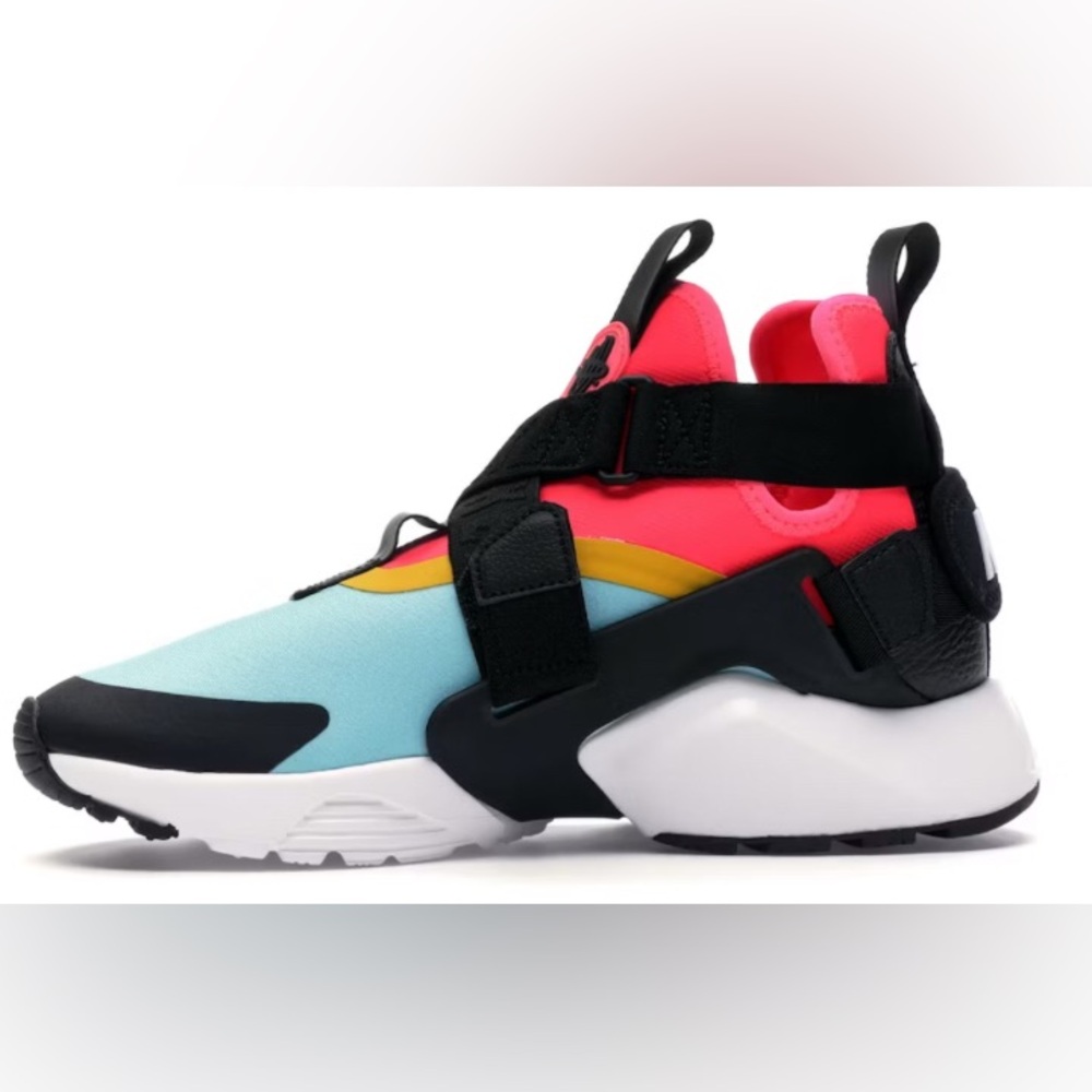 Nike Women’s Air Huarache City Multi-Color WORN ONCE For inside photo shoot RARE